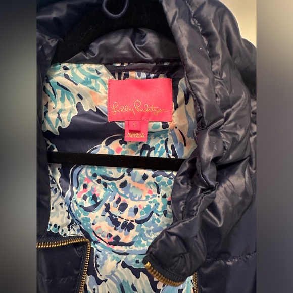 LILLY PULITZER REVERSIBLE PUFFER VEST - Picture 3 of 8